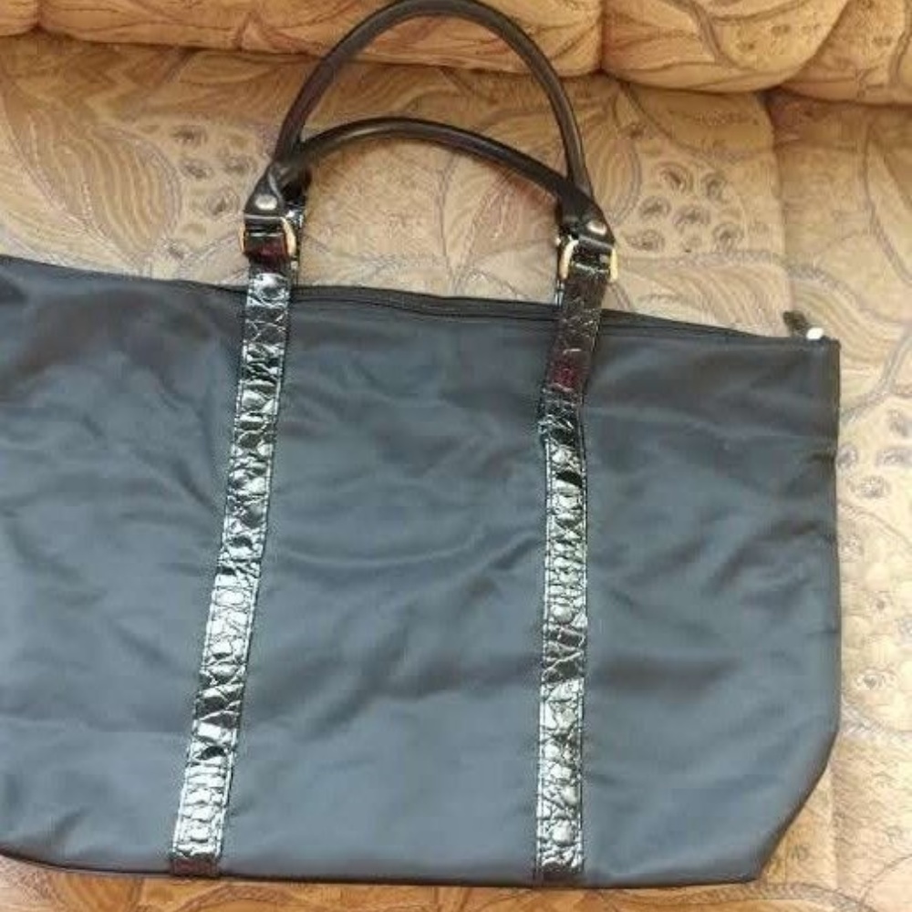 Liz Claiborne BLACK SHOULDER LARGE BAG PUR…